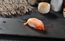 火炙三文鱼寿司图片