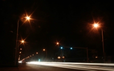 夜晚路灯图片